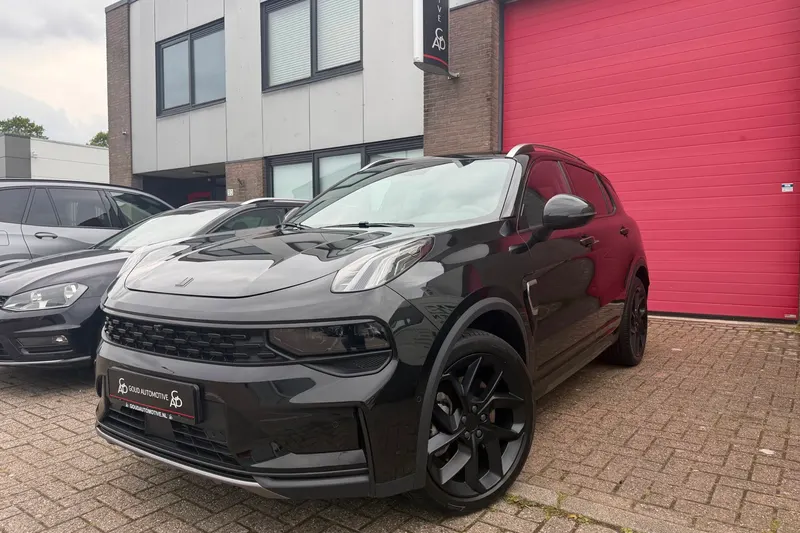 Lynk & Co 01 (2023)