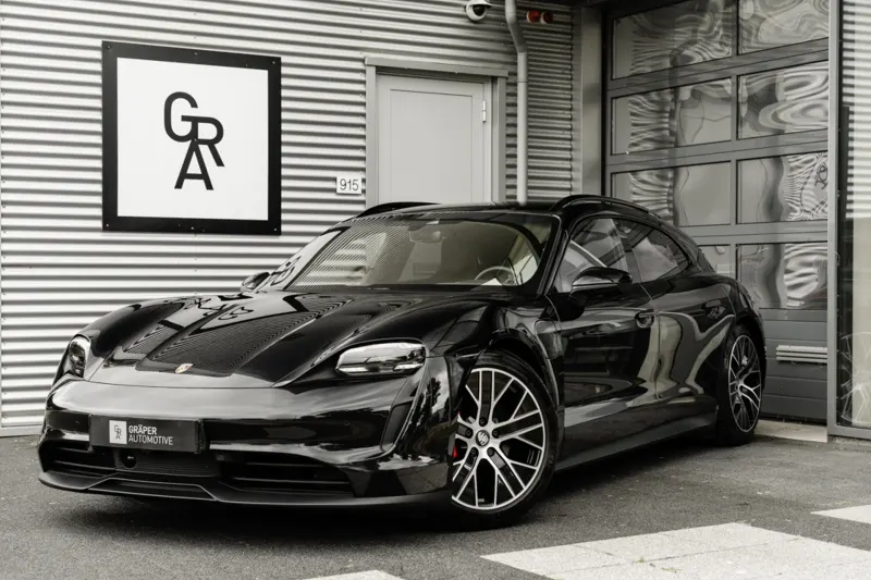 Porsche Taycan (2023)