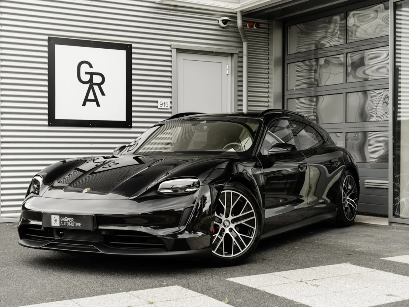 Porsche Taycan (2023) — foto 1