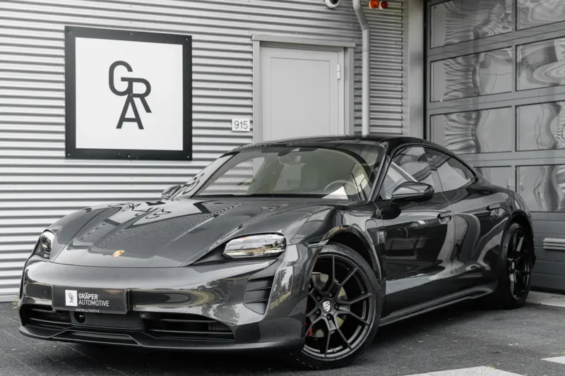Porsche Taycan (2020)