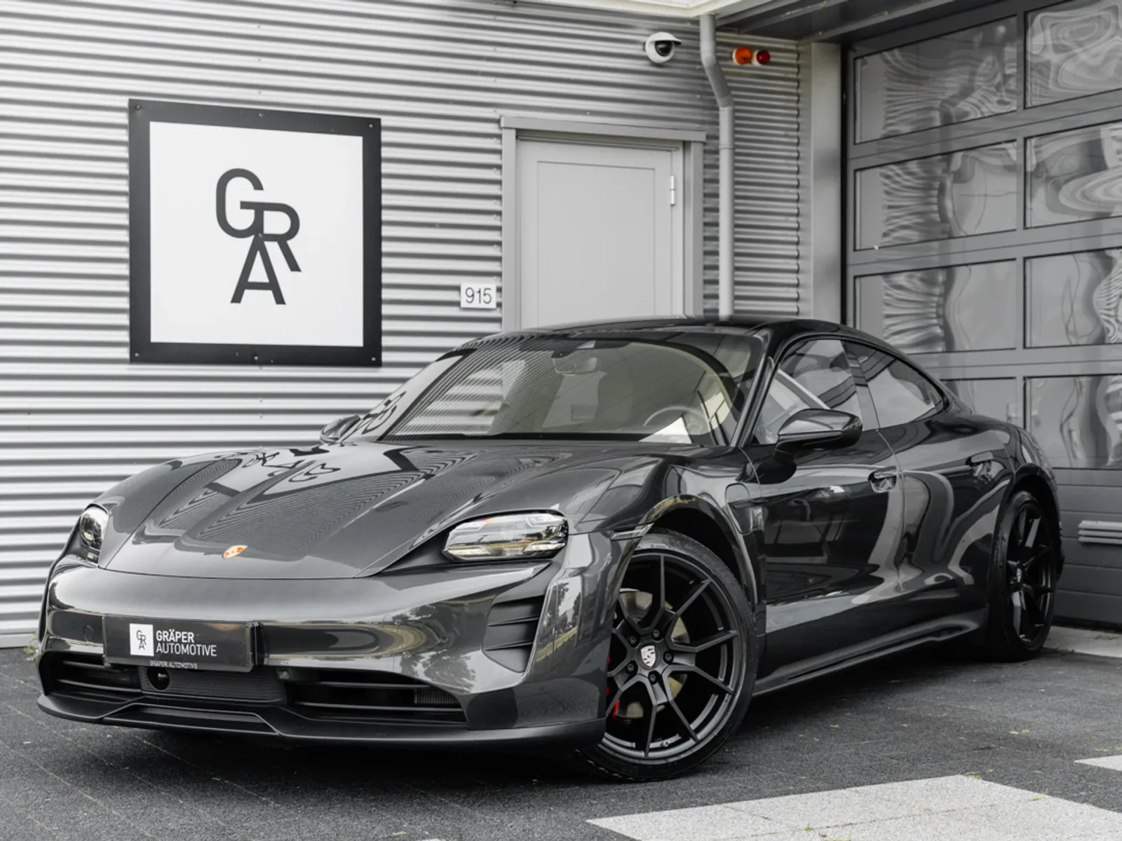 Porsche Taycan (2020) — foto 1