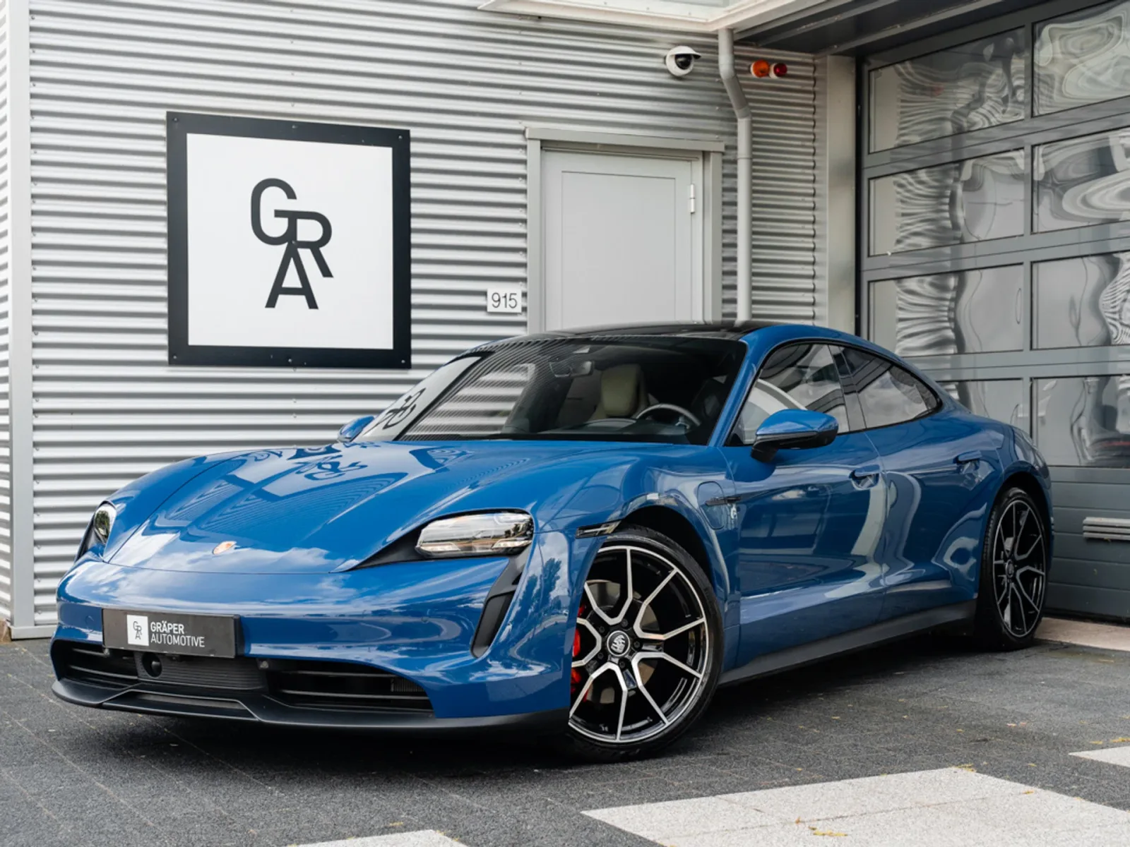 Porsche Taycan (2023) — foto 1