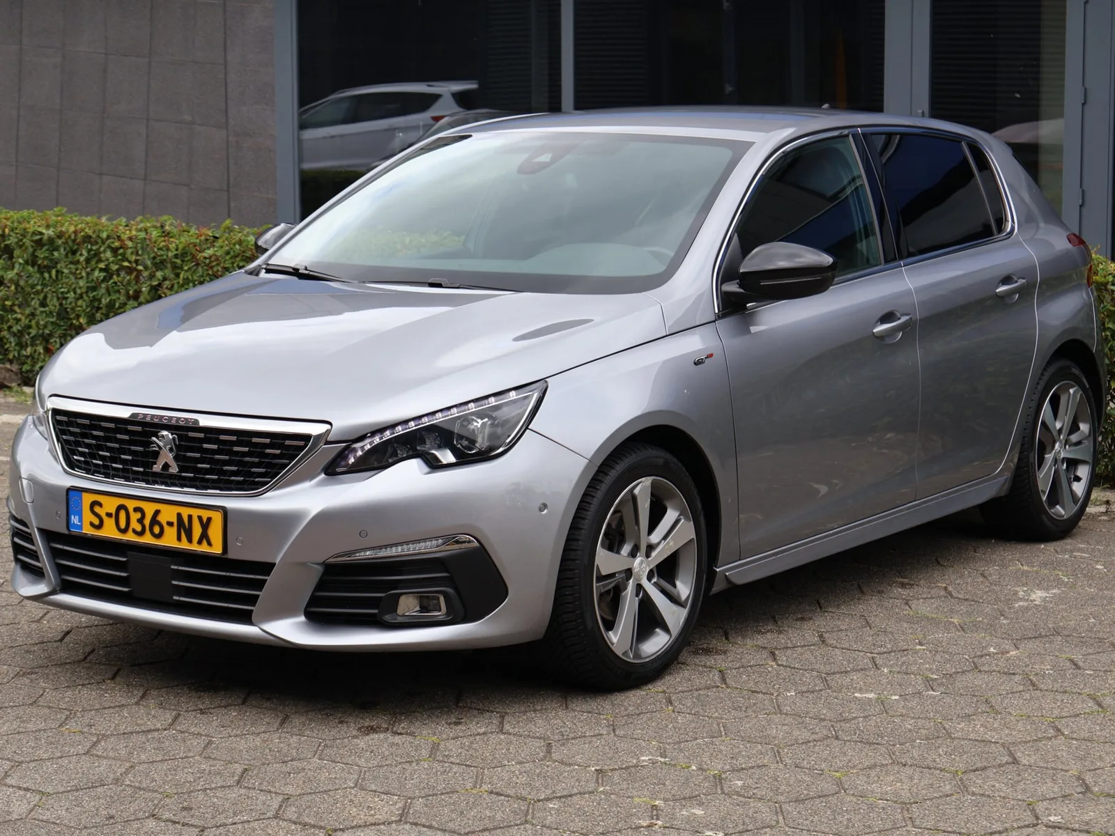 Peugeot 308 (2021) — foto 1
