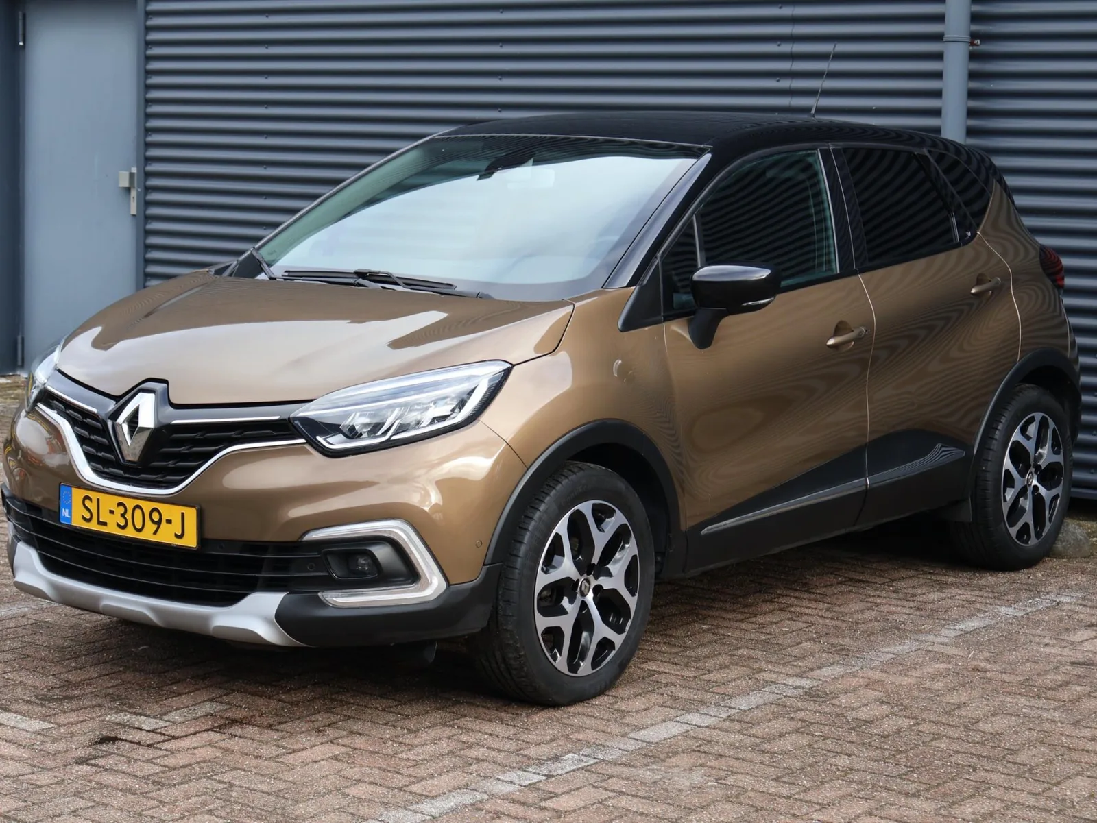 Renault Captur (2018) — foto 1