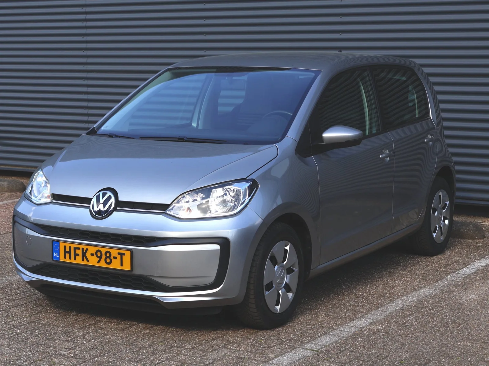Volkswagen Up! (2018) — foto 1