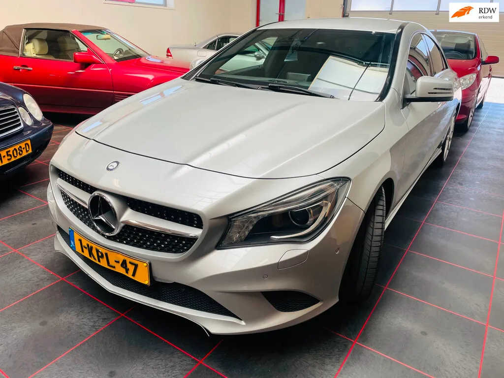 Mercedes-Benz 200-Serie (2013) — foto 1