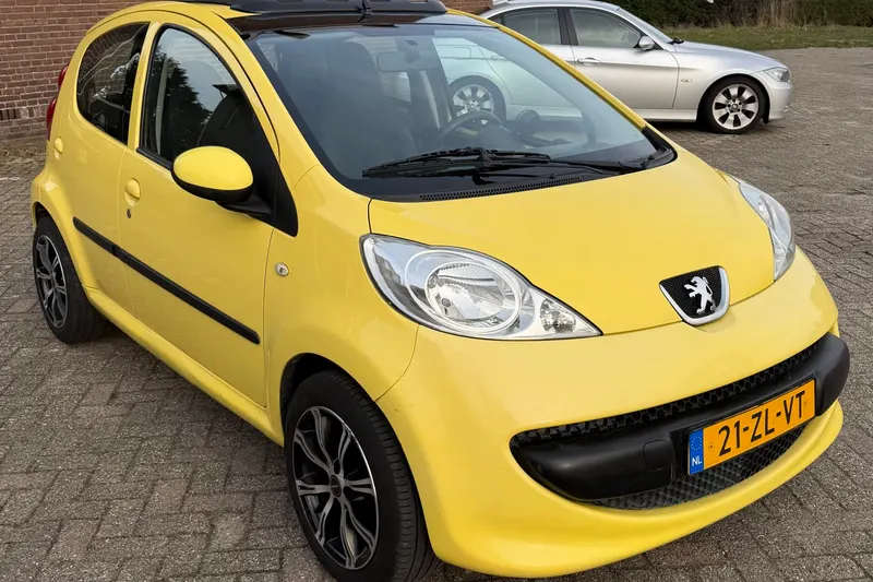 Peugeot 107 (2008)