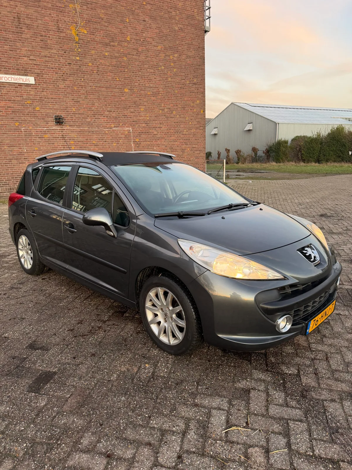 Peugeot 207 (2009) — foto 1
