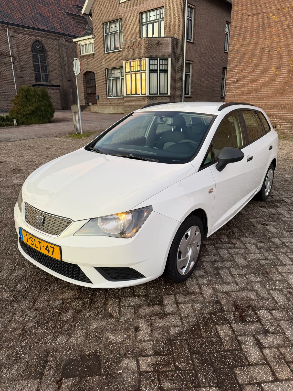 SEAT Ibiza (2013) — foto 1