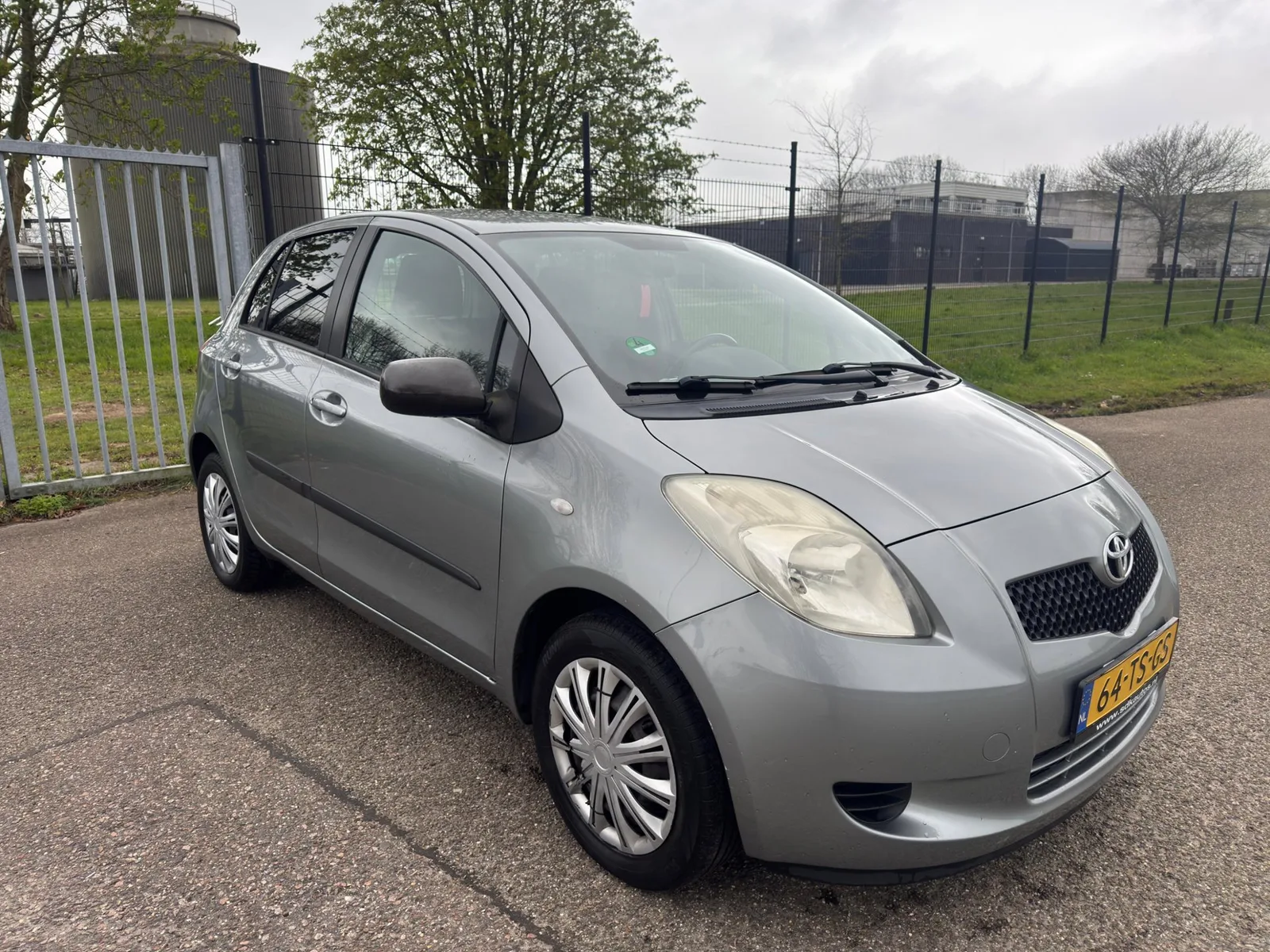 Toyota Yaris (2007) — foto 1