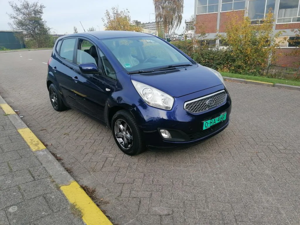 Kia Venga (2010) — foto 1