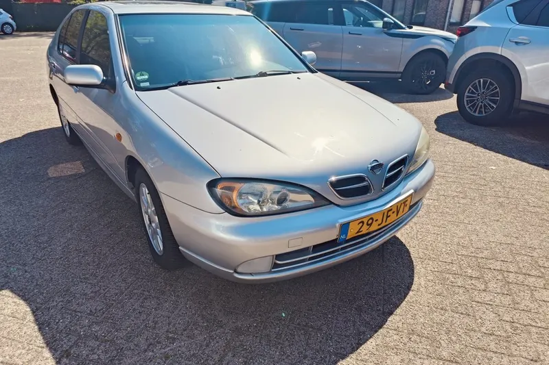 Nissan Primera (2002)