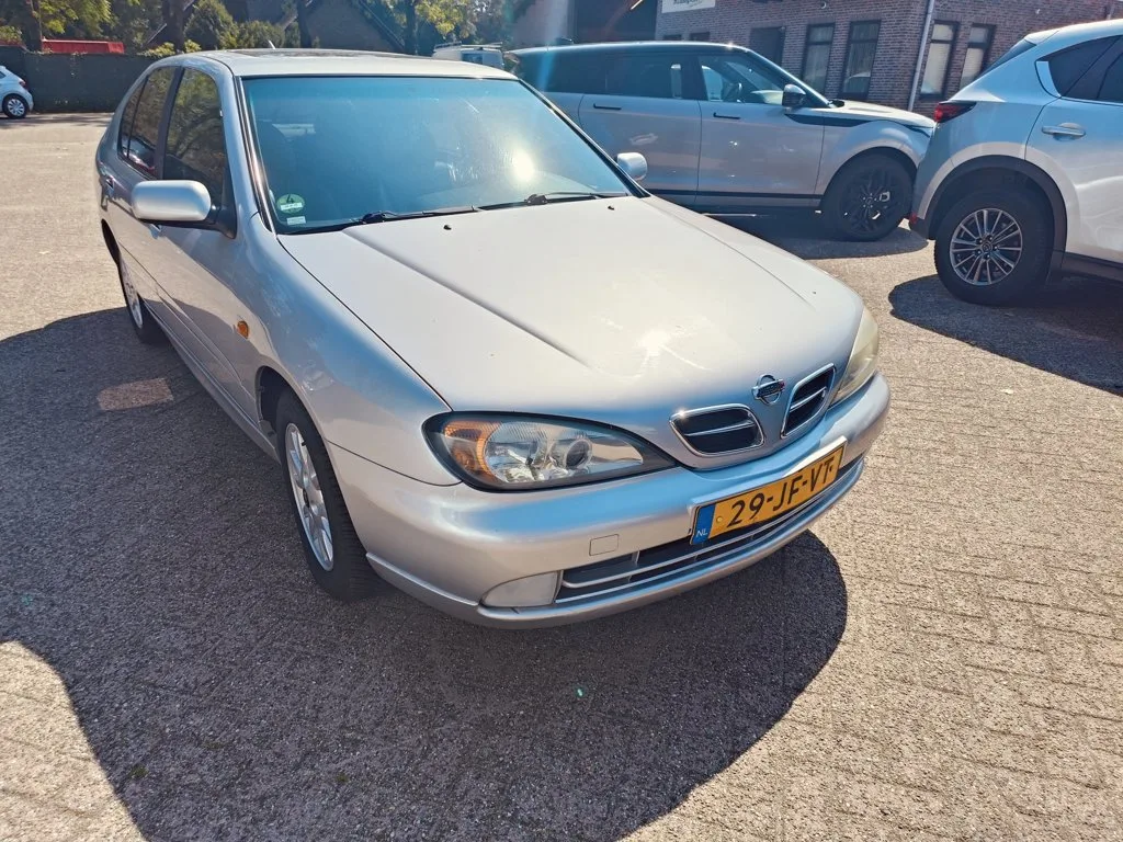 Nissan Primera (2002) — foto 1