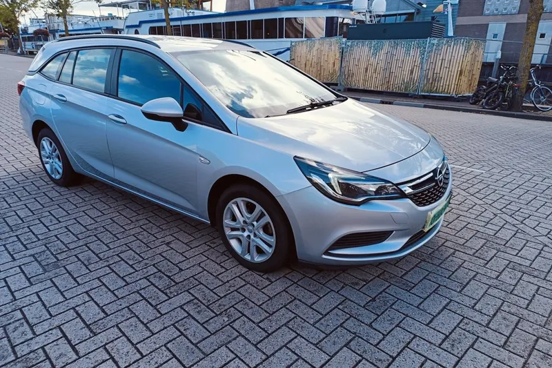 Opel Astra (2016)