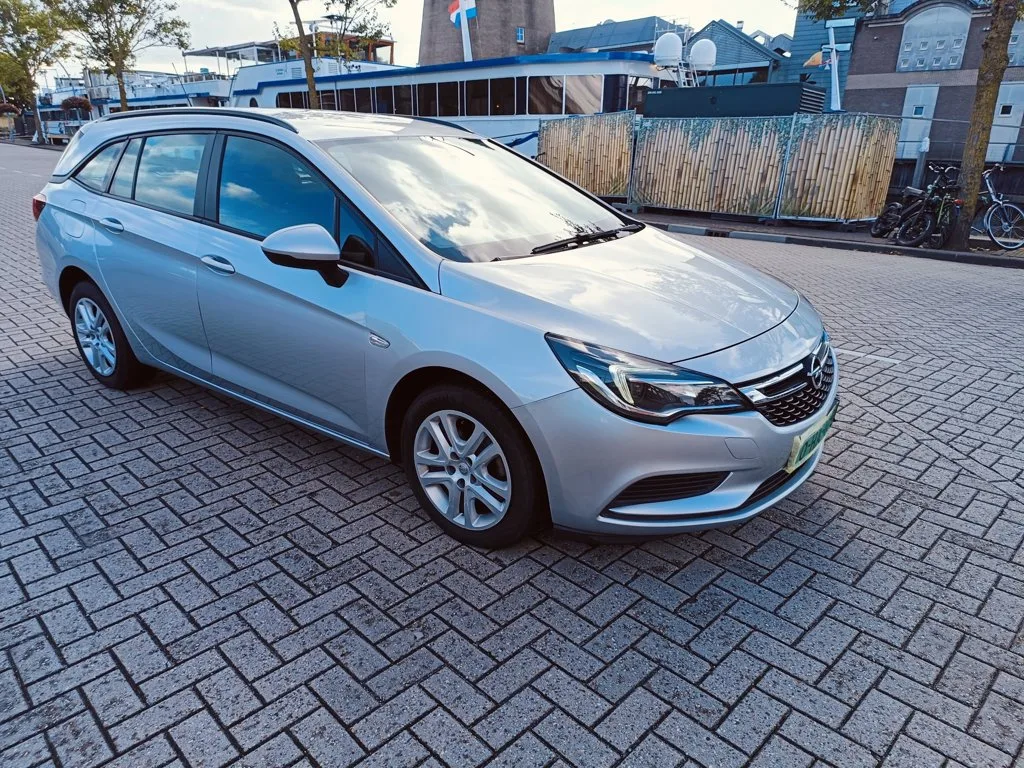 Opel Astra (2016) — foto 1