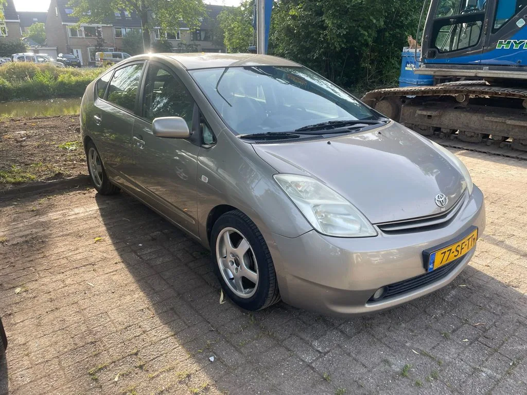 Toyota Prius (2006) — foto 1