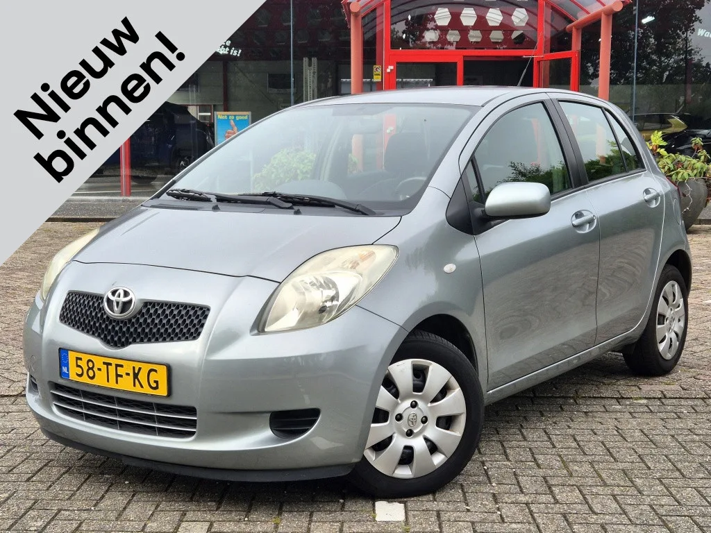 Toyota Yaris (2006) — foto 1