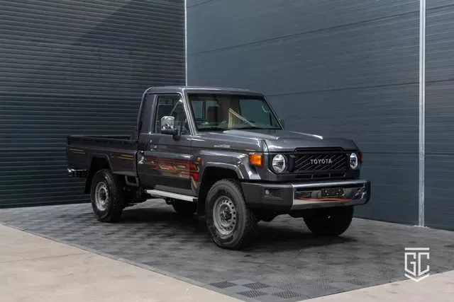 Toyota Land Cruiser (2024) — foto 1
