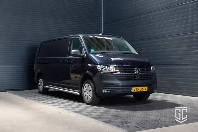 Volkswagen Transporter (2023) — foto 1