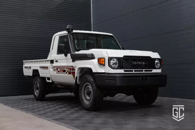 Toyota Land Cruiser (2024) — foto 1
