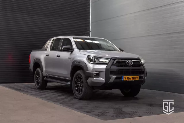 Toyota Hilux (2024) — foto 1
