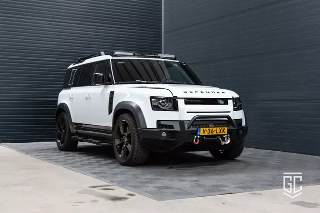 Land Rover Defender (2024) — foto 1