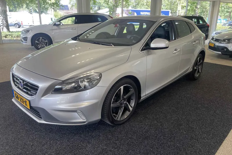 Volvo V40 (2015)