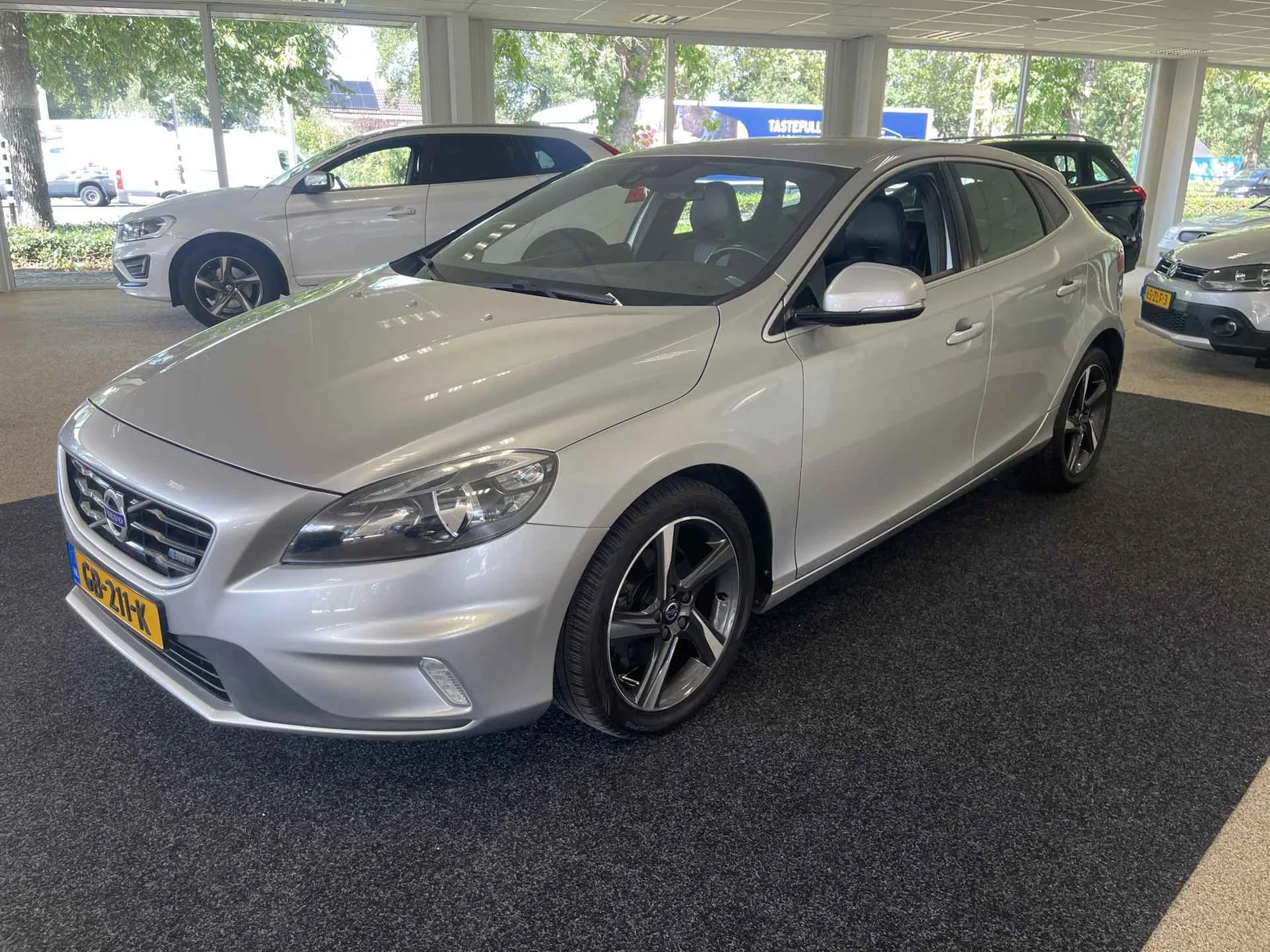 Volvo V40 (2015) — foto 1