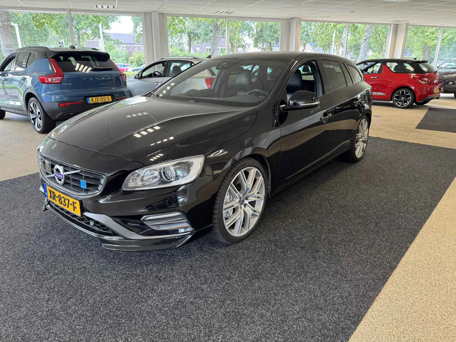Volvo V60 (2017) — foto 1