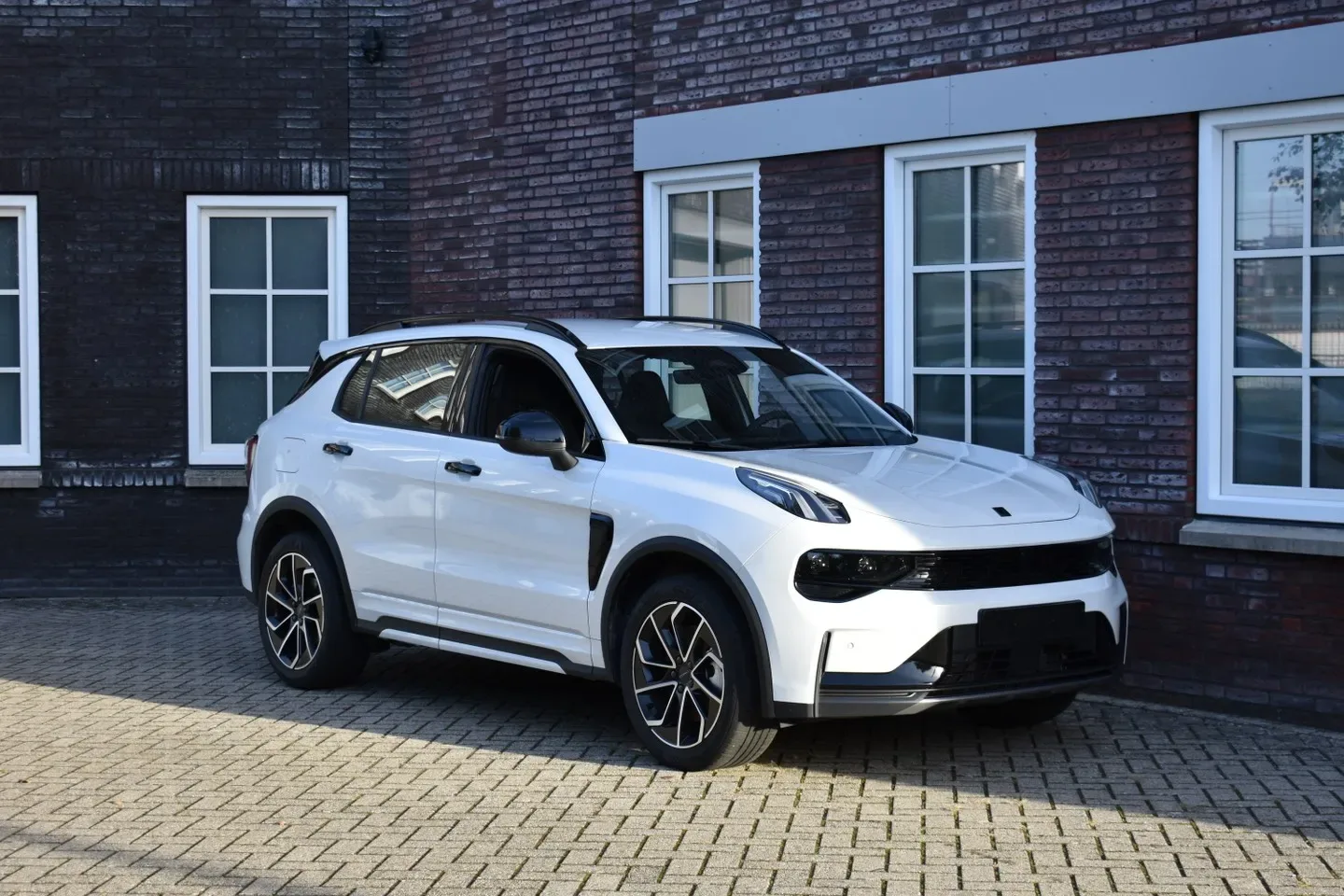 Lynk & Co 01 My25 Core 1.5 (0) — foto 1