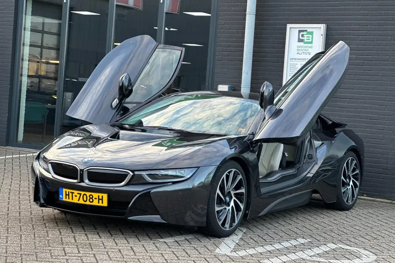 BMW i8 (2015)