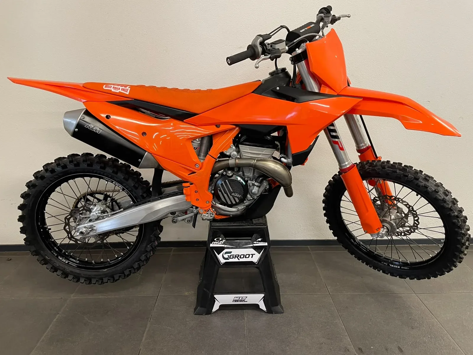 KTM 350 SX F (2023) — foto 1