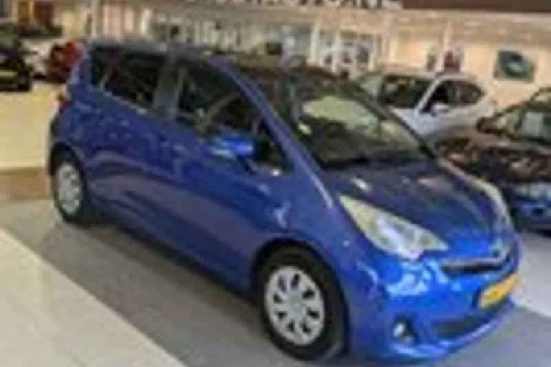 Toyota Verso-S (2011)