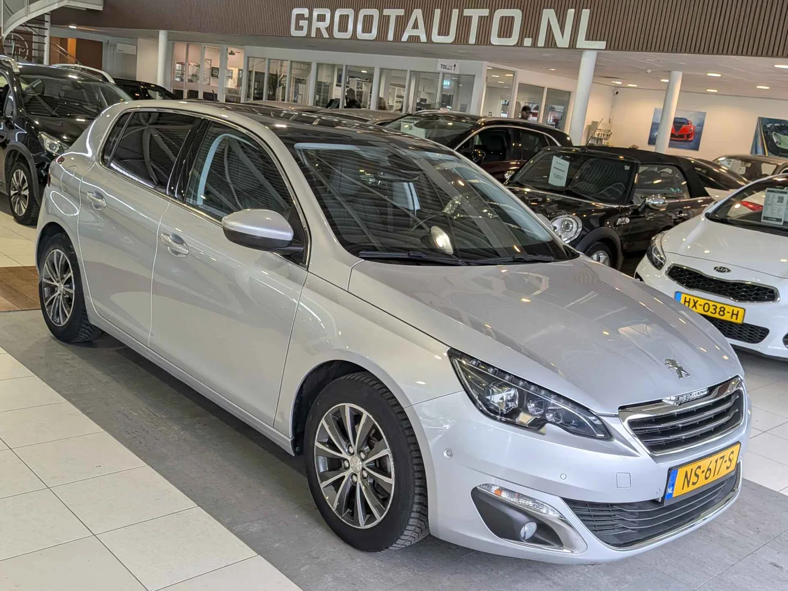 Peugeot 308 (2017) — foto 1