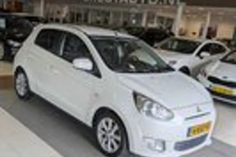 Mitsubishi Space Star (2013)