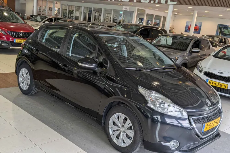 Peugeot 208 (2014)