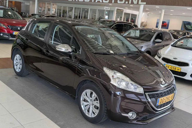 Peugeot 208 (2012)