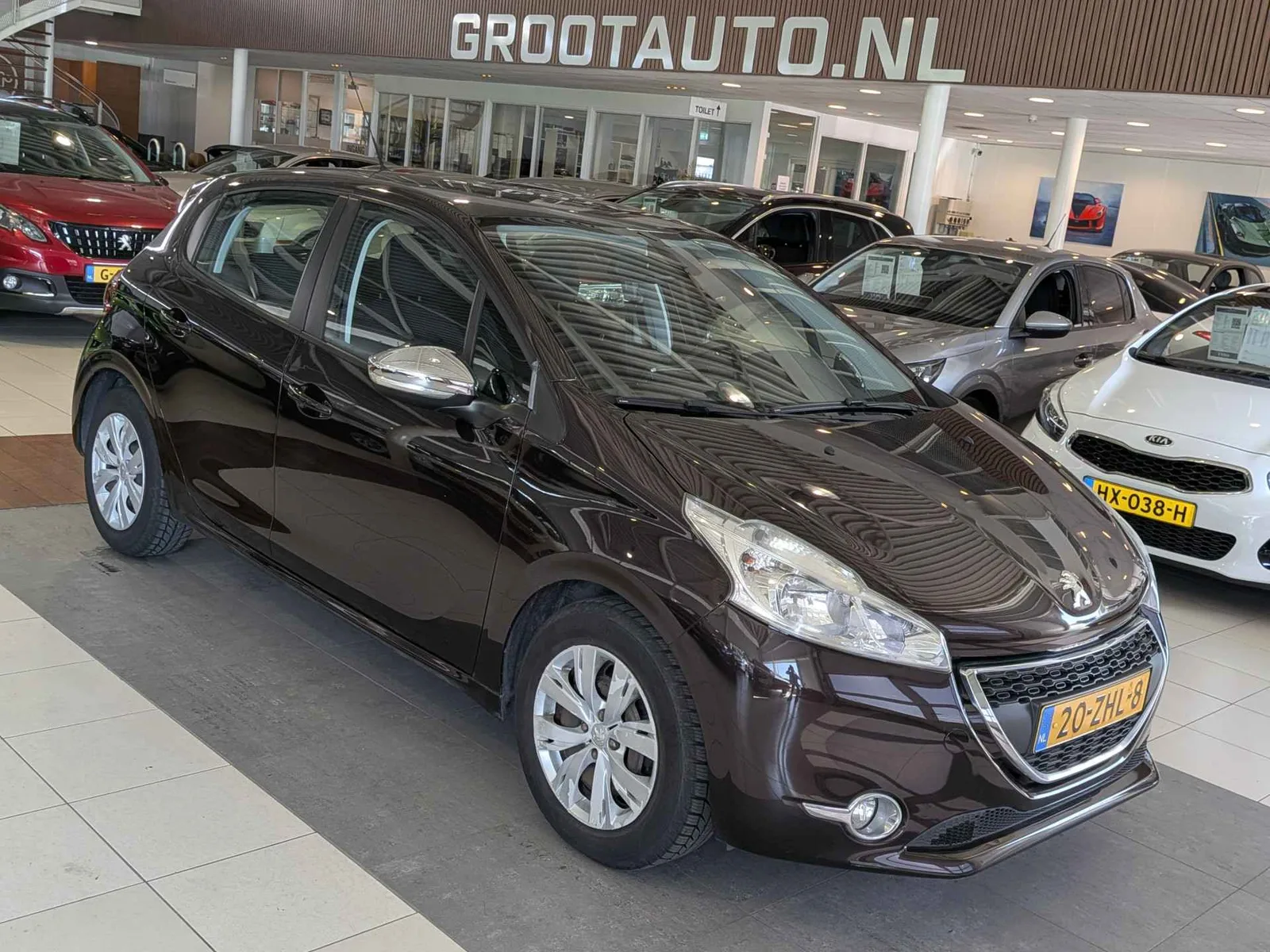 Peugeot 208 (2012) — foto 1