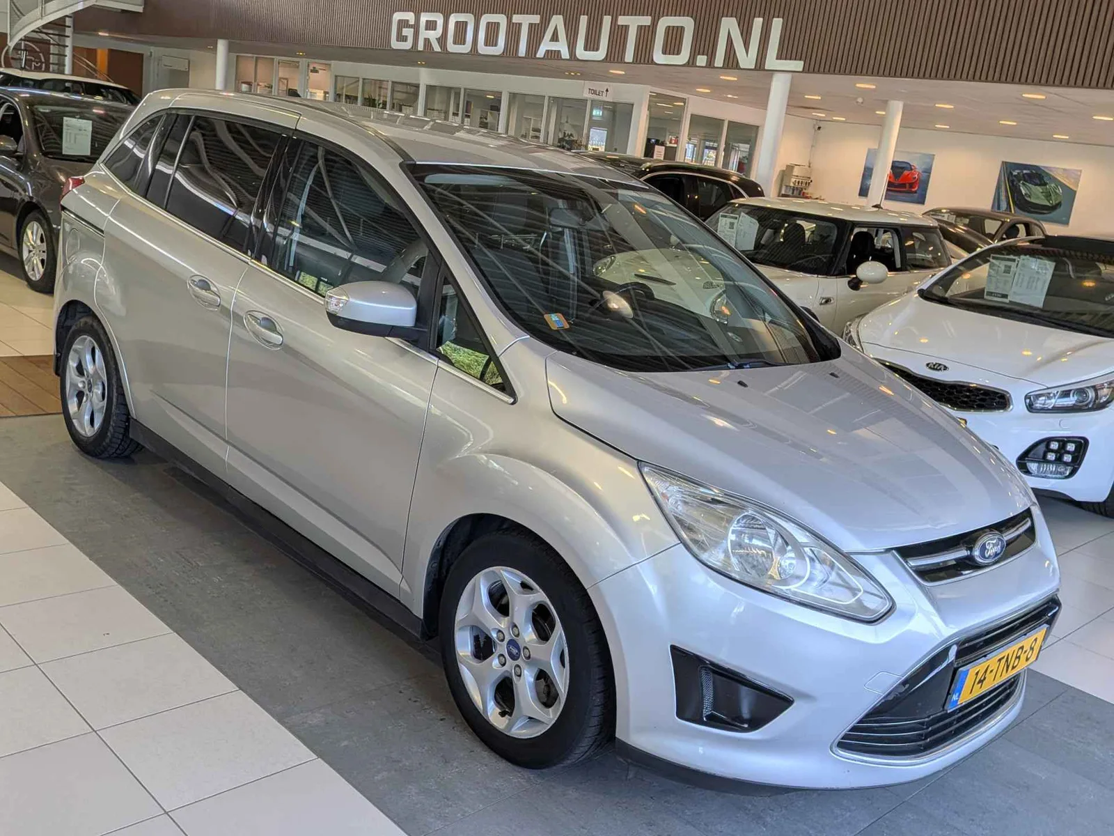 Ford Grand C-Max (2011) — foto 1