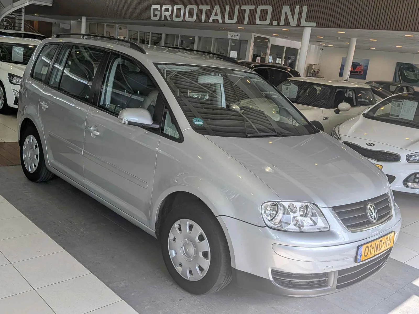 Volkswagen Touran (2003) — foto 1