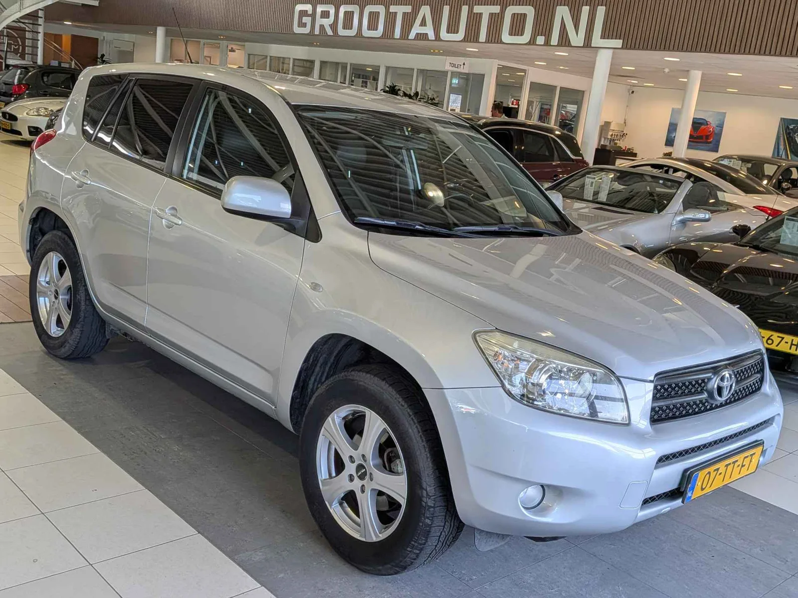 Toyota RAV4 (2007) — foto 1