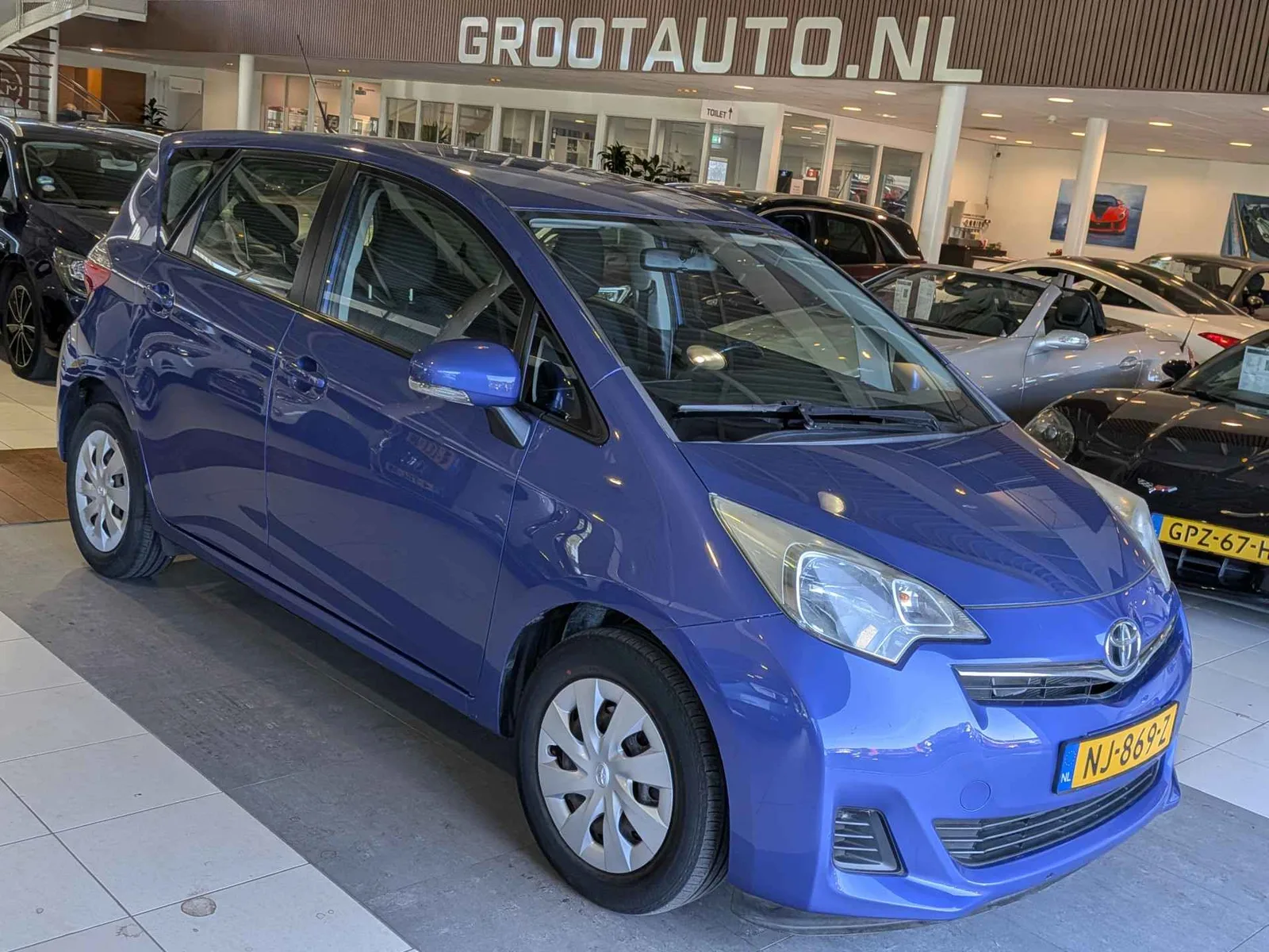 Toyota Verso-S (2012) — foto 1