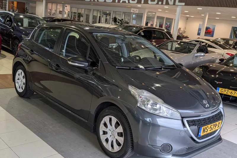 Peugeot 208 (2013)