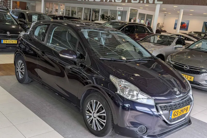 Peugeot 208 (2015)