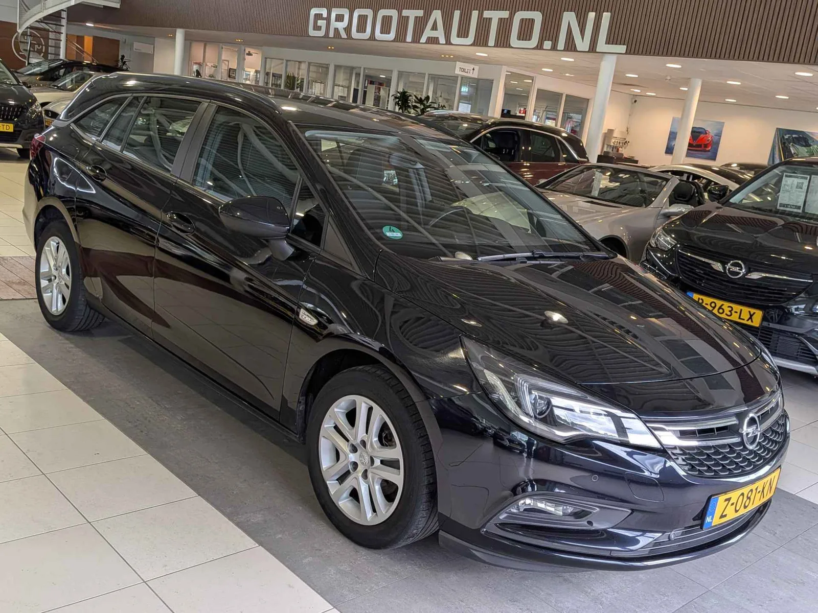 Opel Astra (2019) — foto 1