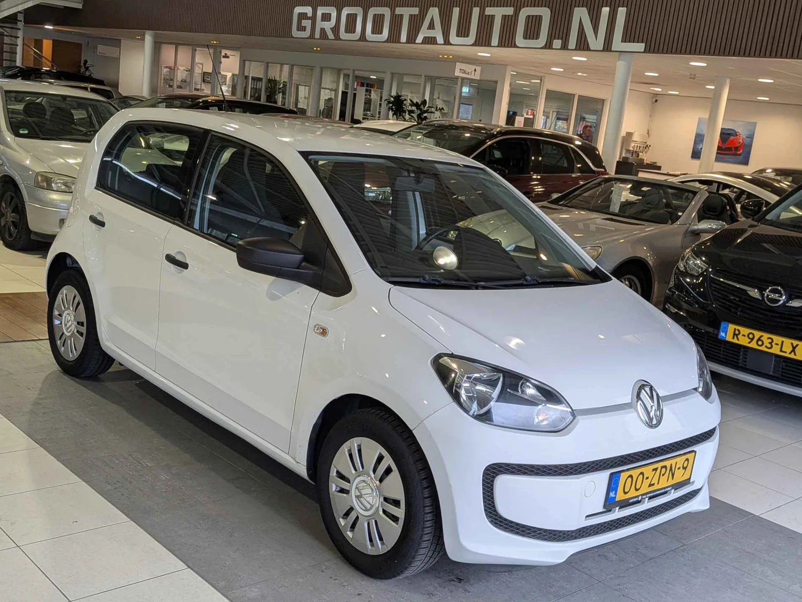 Volkswagen Up! (2013) — foto 1