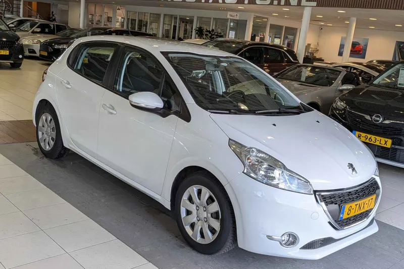 Peugeot 208 (2014)
