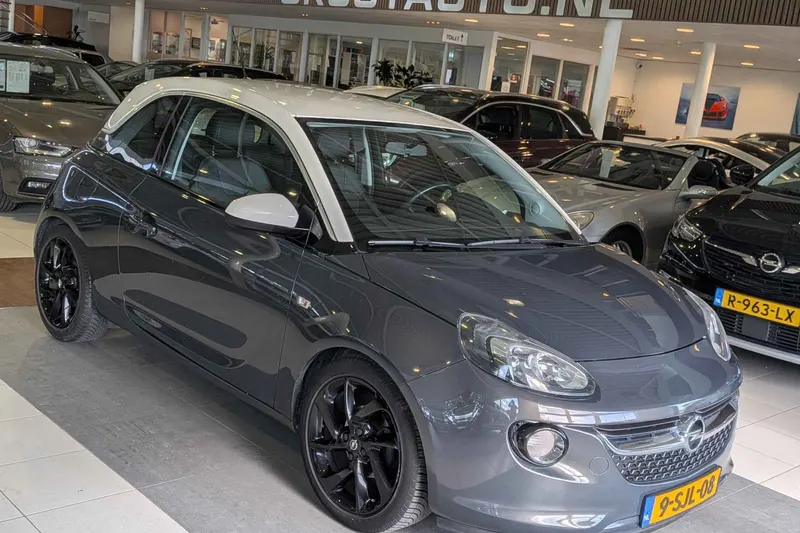 Opel Adam (2013)