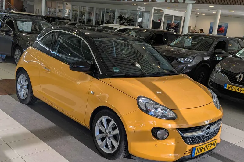 Opel Adam (2017)