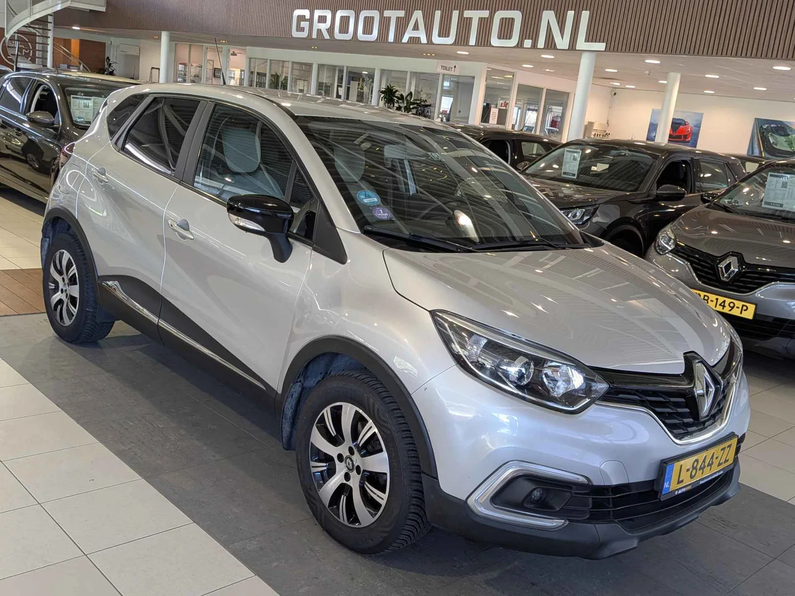 Renault Captur (2018) — foto 1